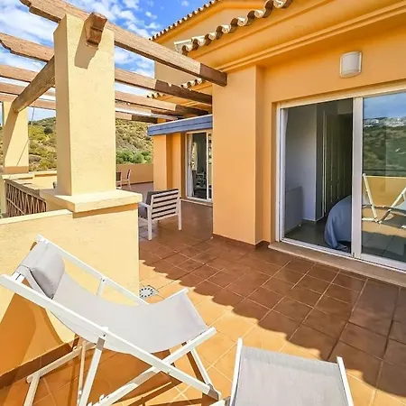 1 Bed Penthouse In Calahonda * Sitio de Calahonda